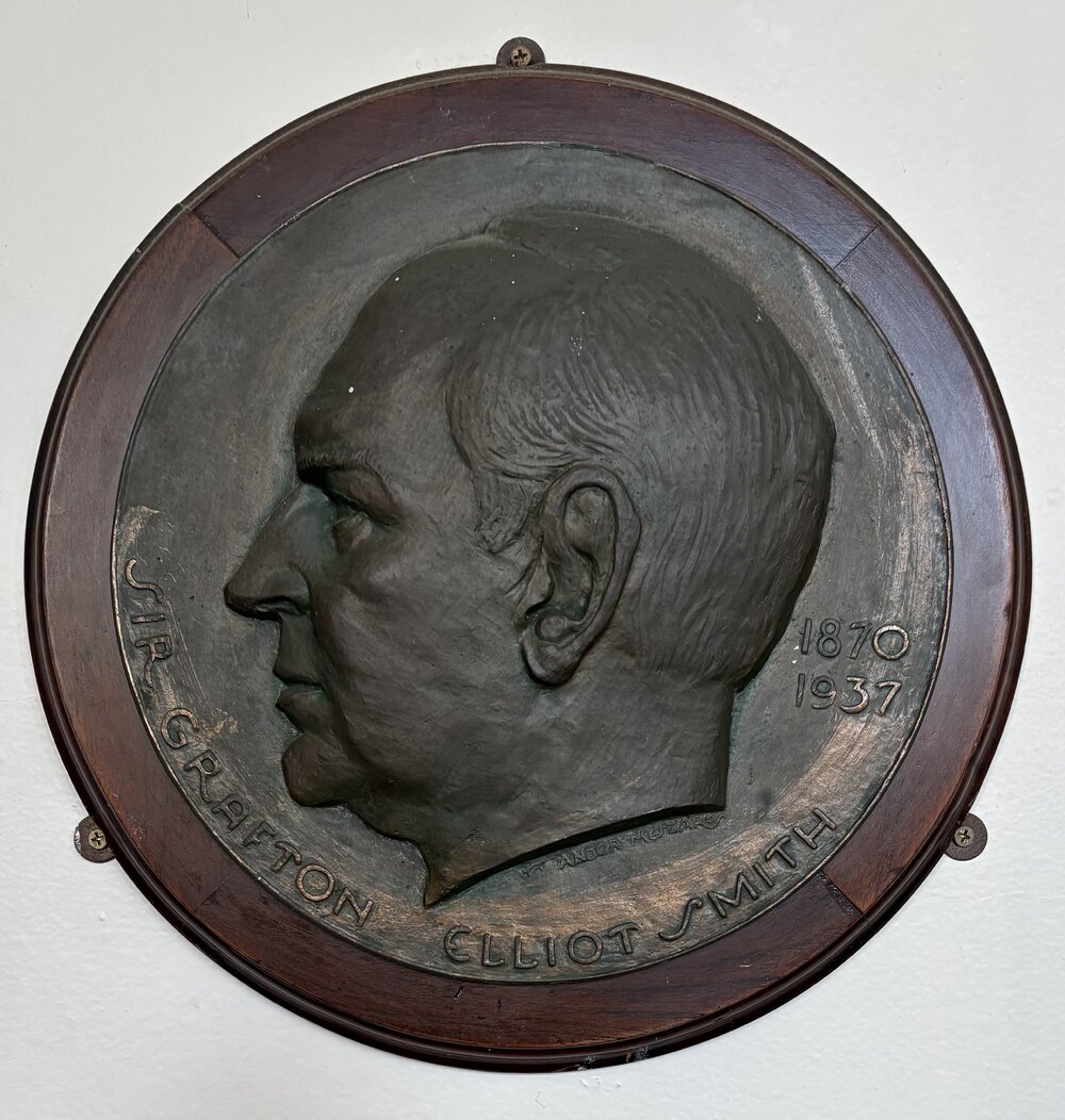 Plaque: Sir Grafton Elliot Smith