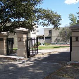 Roden Cutler gates, 2007